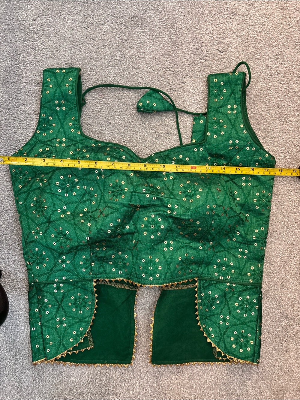 New Green Choli BlouseTop with sequins. Navratri, Garba, Diwali - Picture 3 of 5